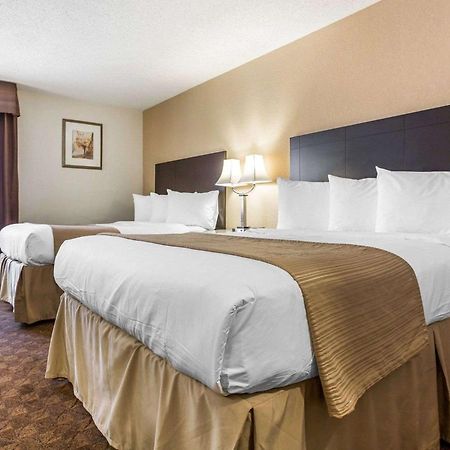 Quality Inn & Suites Coliseum Гринсборо Экстерьер фото