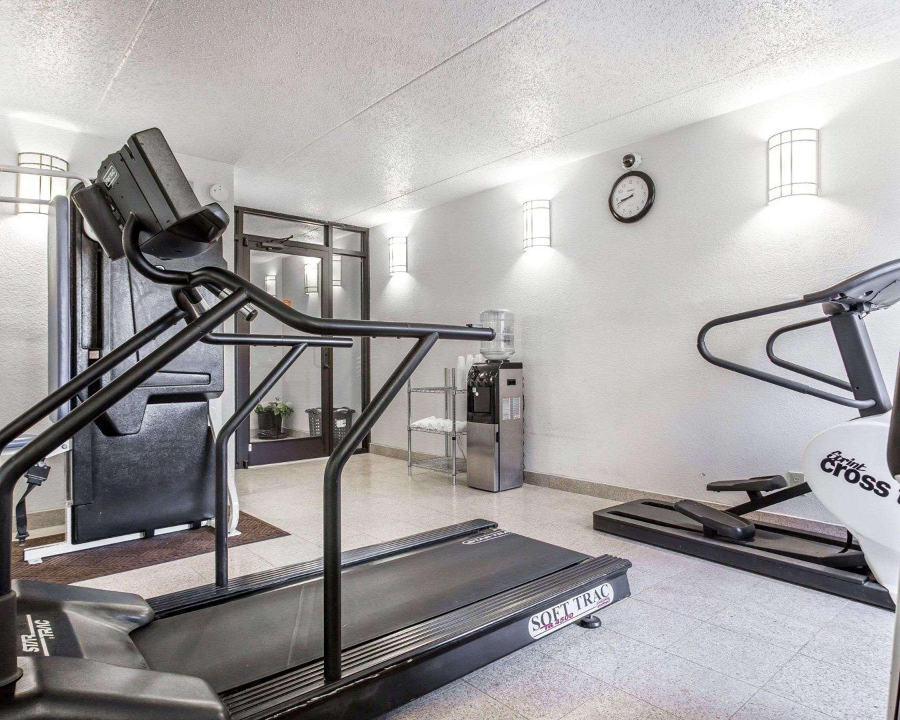 Quality Inn & Suites Coliseum Гринсборо Экстерьер фото